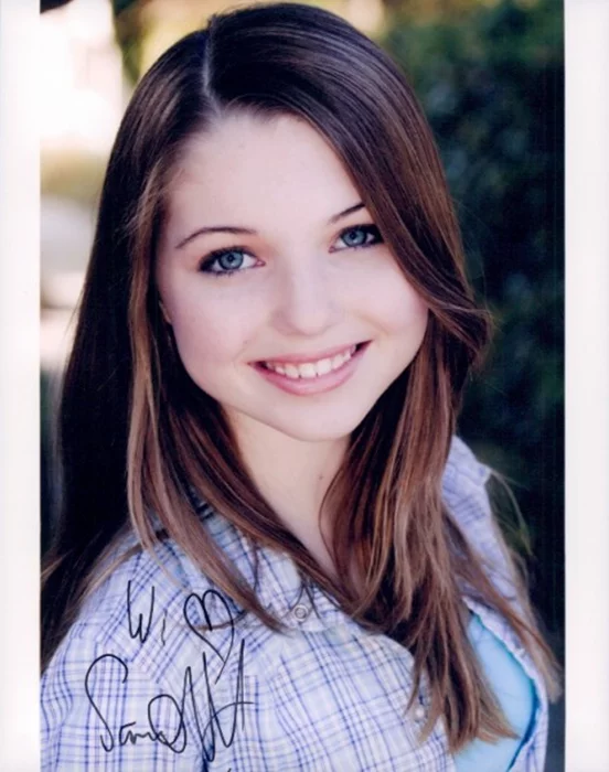 Sammi Hanratty autograph