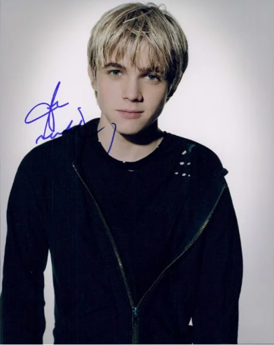 Jesse McCartney autograph