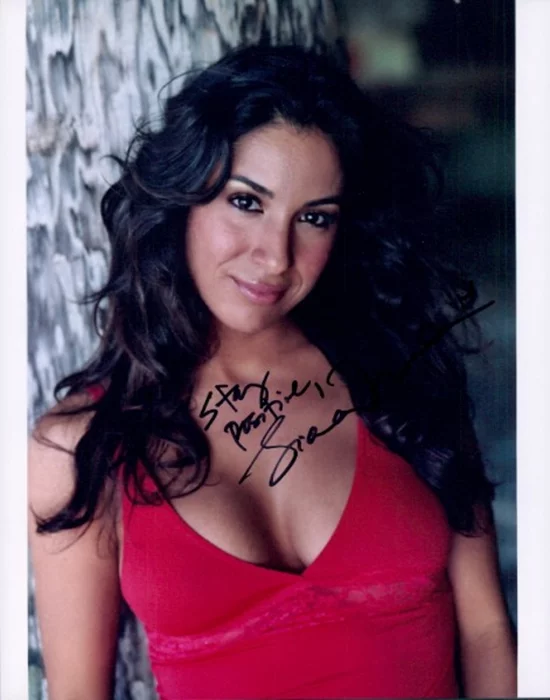 Liana Mendoza autograph