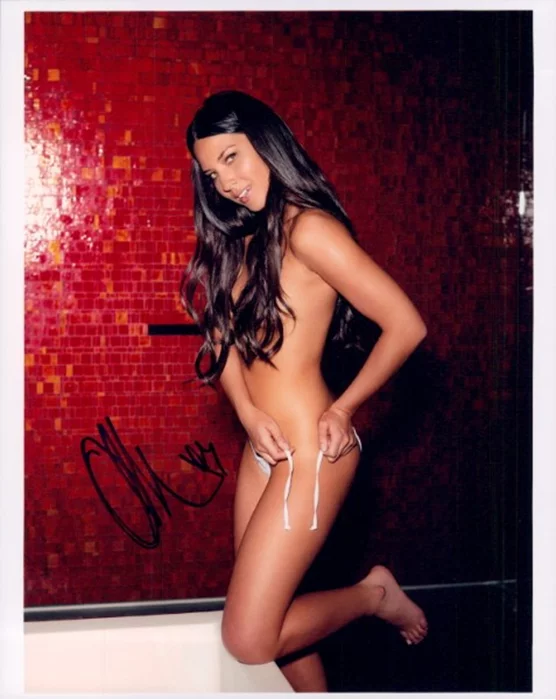 Olivia Munn autograph