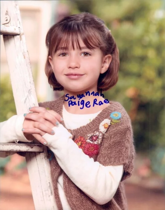 Savannah Paige Rae autograph