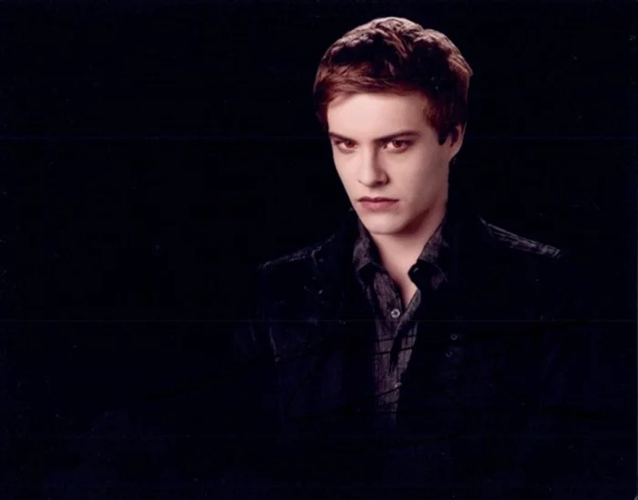 Xavier Samuel autograph