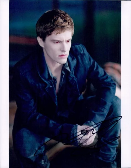 Xavier Samuel autograph