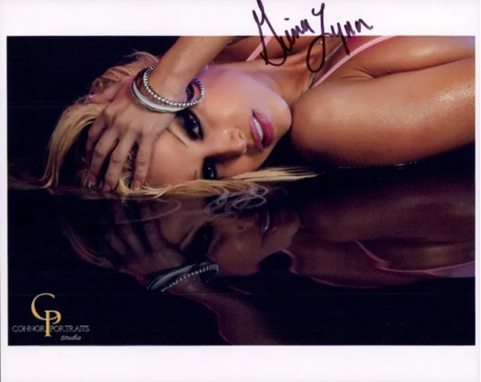 Gina Lynn autograph