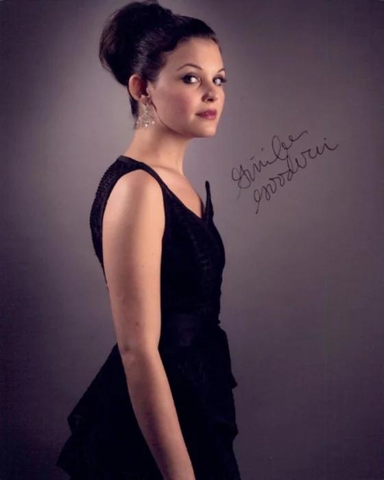 Ginnifer Goodwin autograph