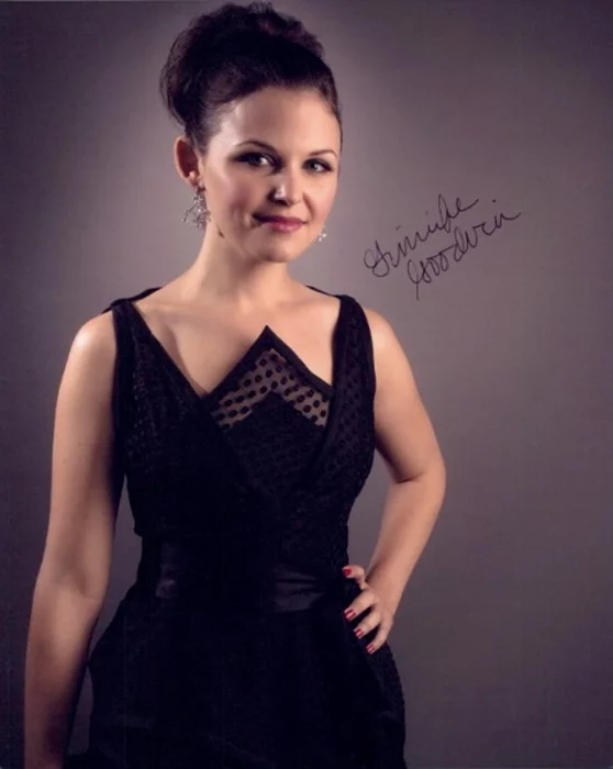 Ginnifer Goodwin autograph