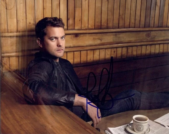 Joshua Jackson autograph