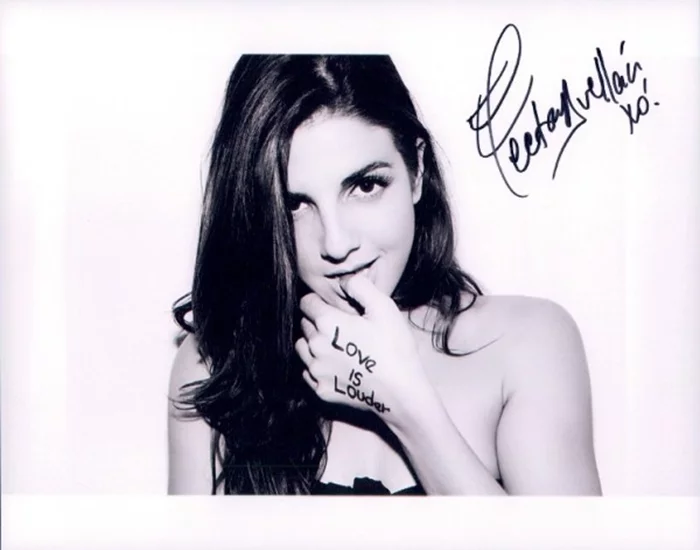 Electra Avellan autograph
