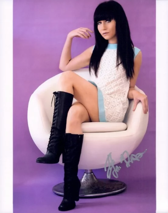 Elissa Dowling autograph