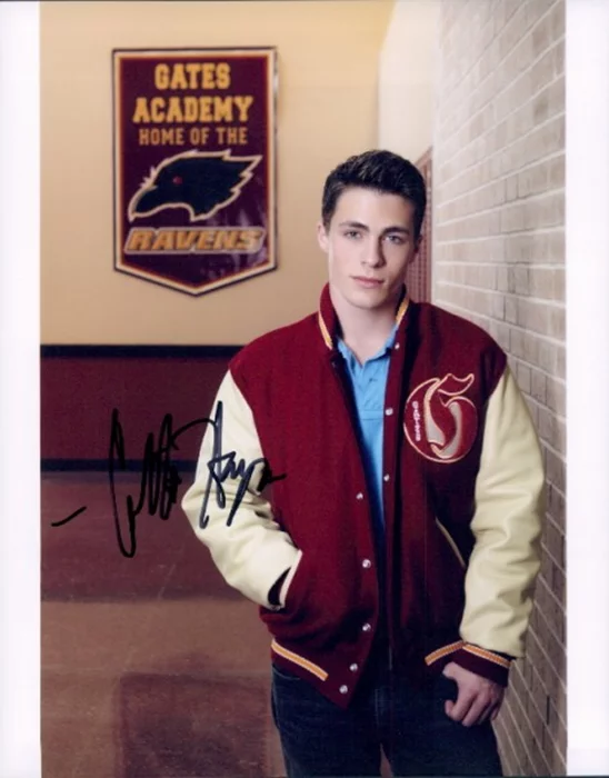 Colton Haynes autograph