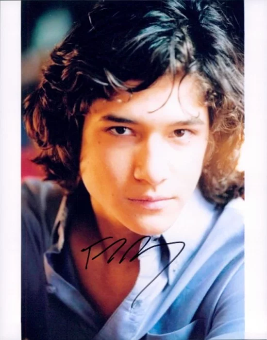 Tyler Posey autograph