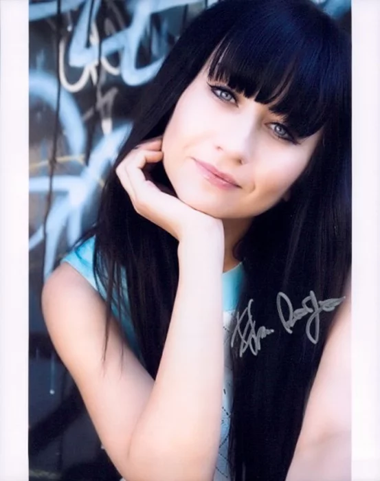 Elissa Dowling autograph