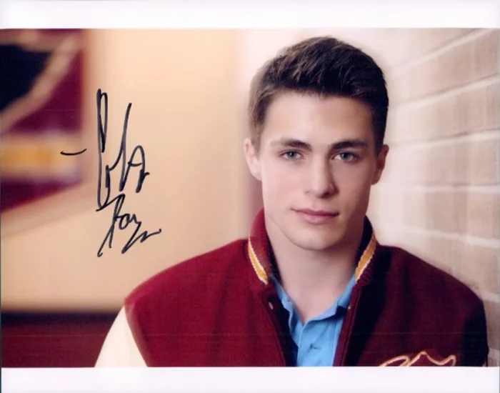 Colton Haynes autograph