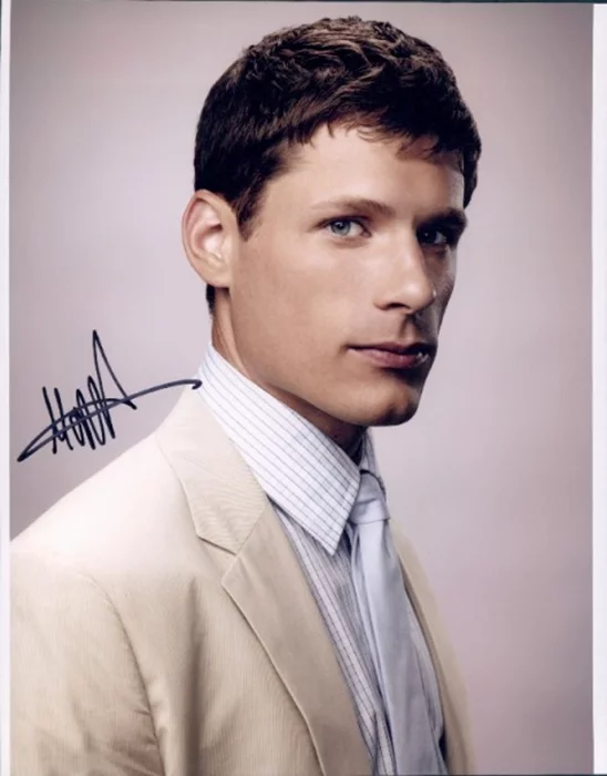 Matt Lauria autograph