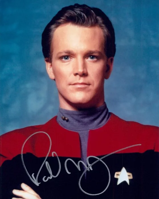 Robert Duncan McNeill autograph