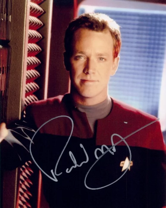 Robert Duncan McNeill autograph