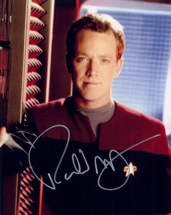 Robert Duncan McNeill autograph