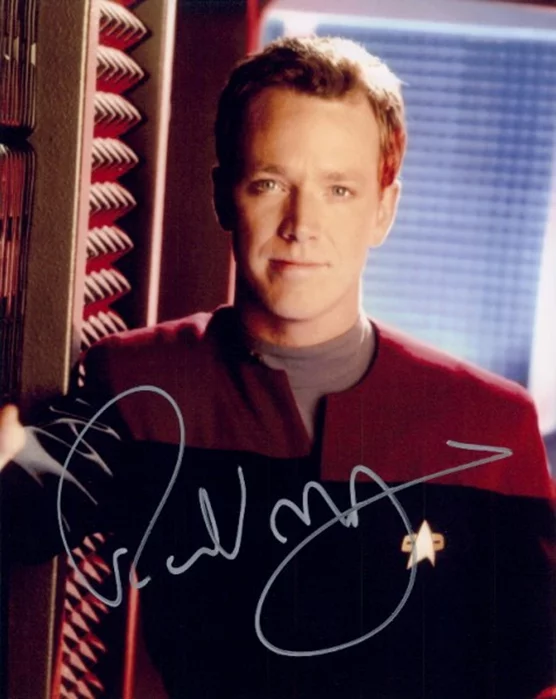Robert Duncan McNeill autograph