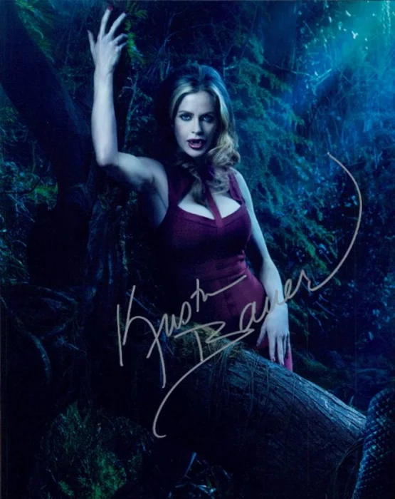 Kristin Bauer autograph