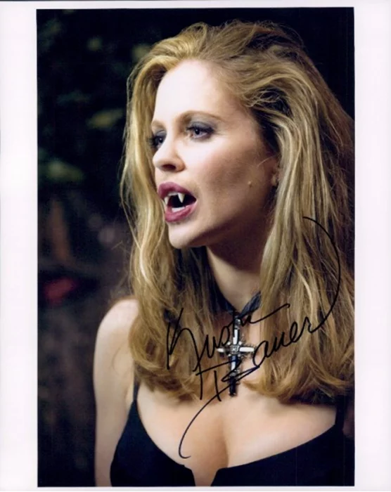 Kristin Bauer autograph