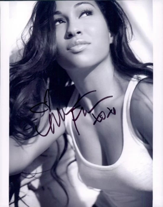 Melanie Fiona autograph