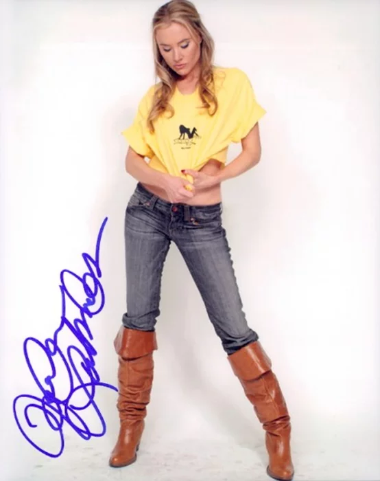 Paula LaBaredas autograph