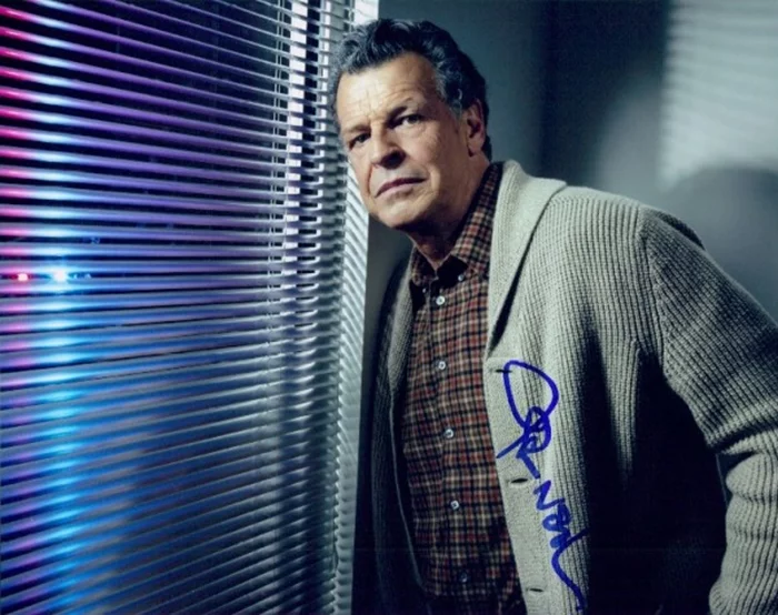 John Noble autograph