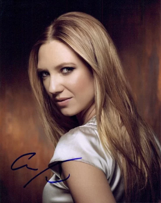 Anna Torv autograph