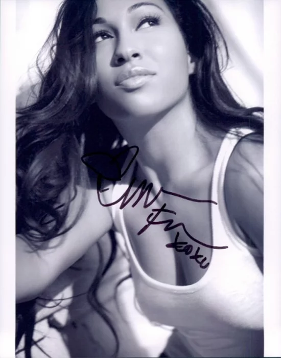 Melanie Fiona autograph