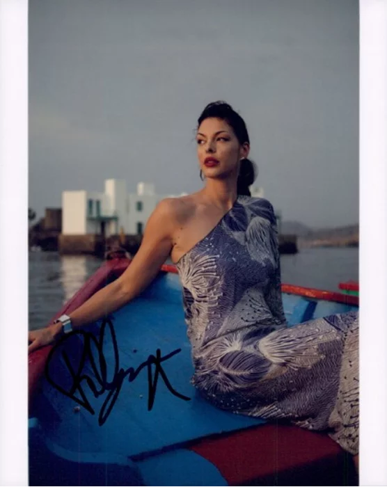Pollyanna McIntosh autograph