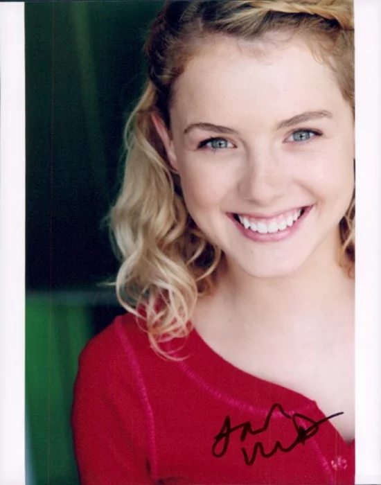 Laura Wiggins autograph