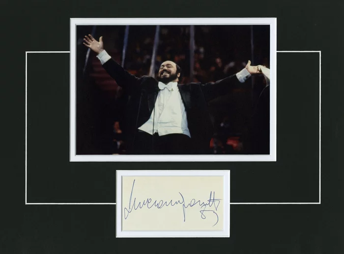 Luciano Pavarotti autograph