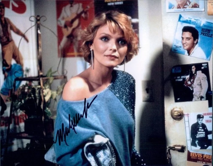 Michelle Pfeiffer autograph
