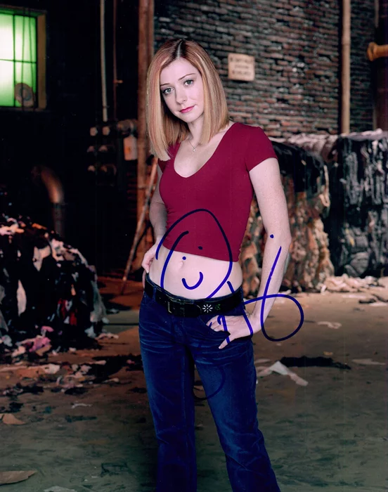 Alyson Hannigan autograph