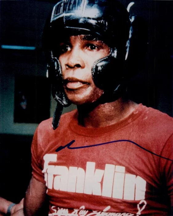 Sugar Ray Leonard autograph