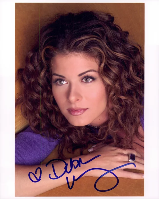 Debra Messing autograph