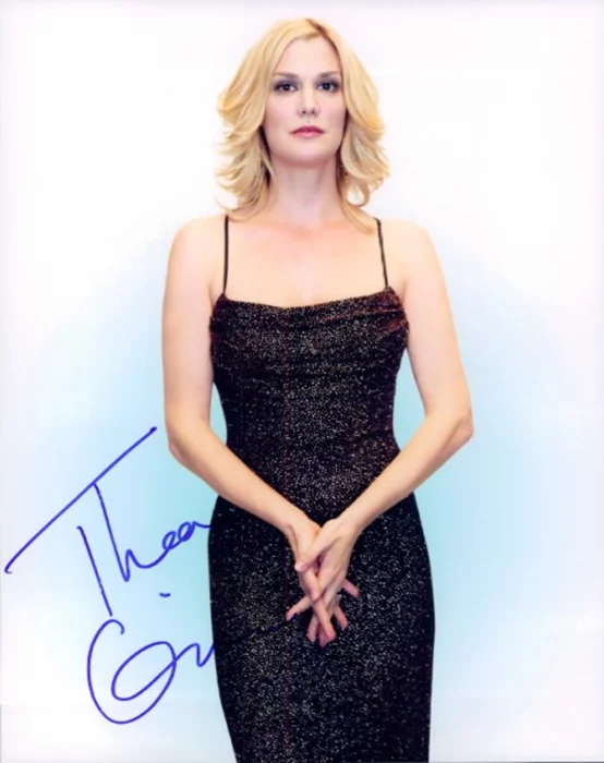 Thea Gill autograph
