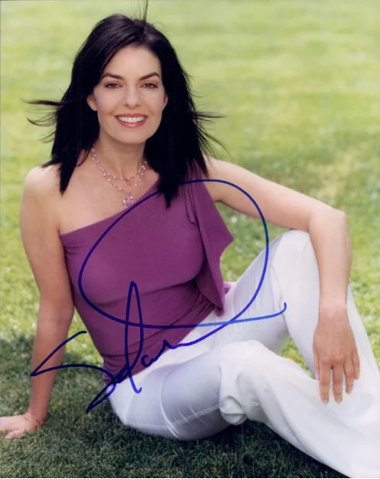 Sela Ward autograph