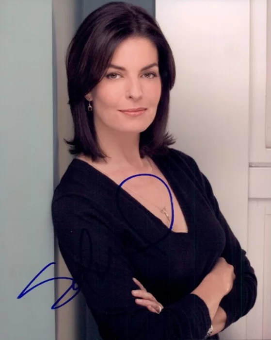 Sela Ward autograph