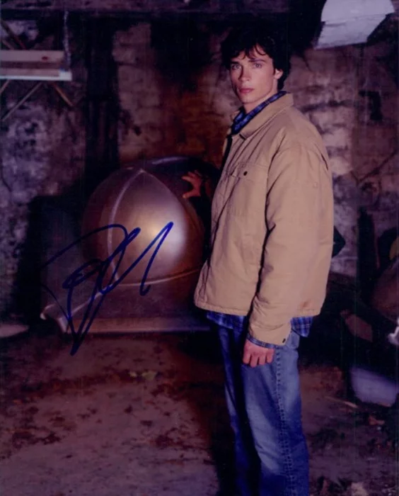 Tom Welling autograph