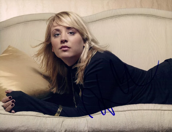 Kaley Cuoco autograph