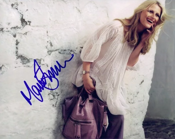 Mamie Gummer autograph