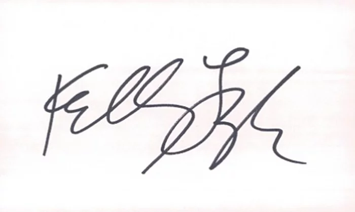 Kelly Lynch autograph