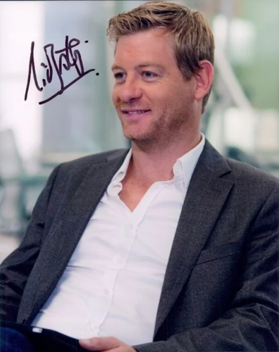 Nicholas  Bishop autograph