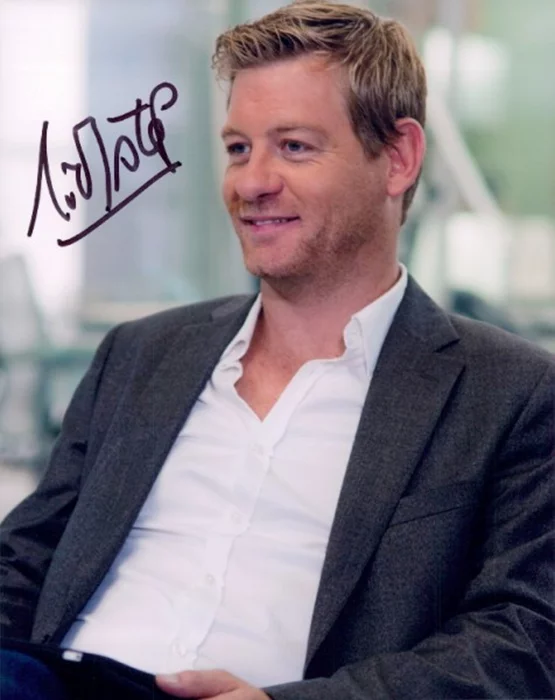 Nicholas  Bishop autograph