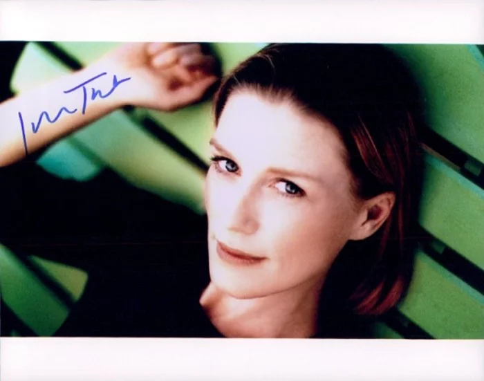 Jessica Tuck autograph