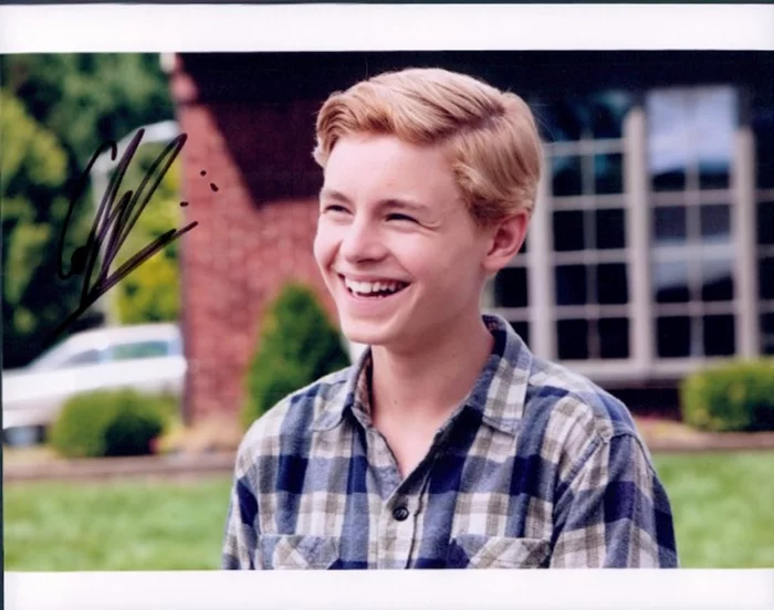 Callan McAuliffe autograph
