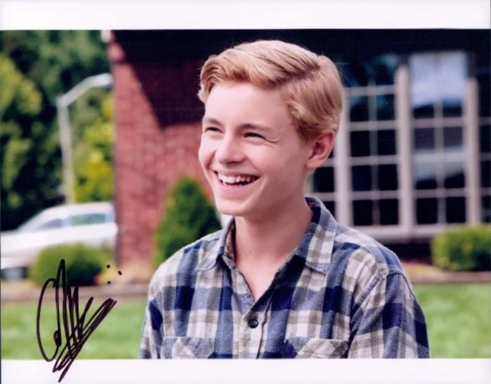 Callan McAuliffe autograph