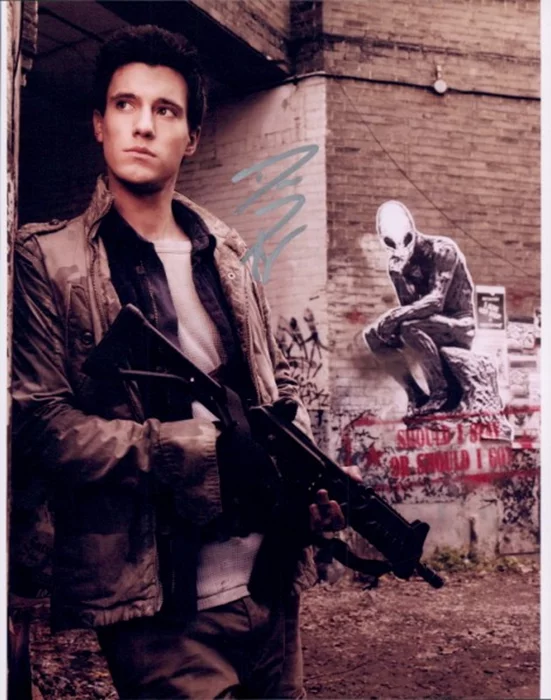 Drew Roy autograph