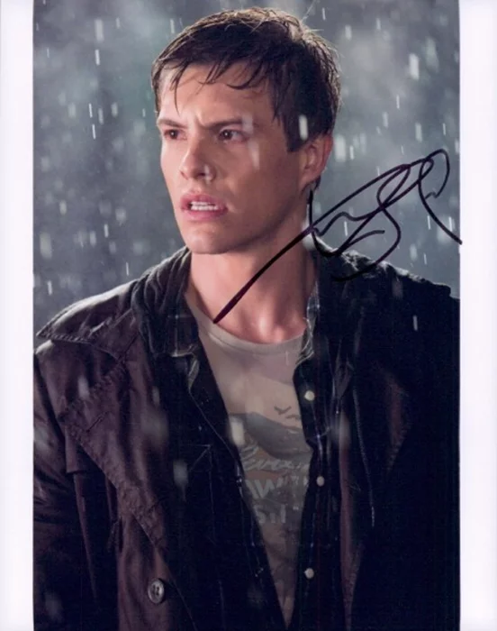 Xavier Samuel autograph